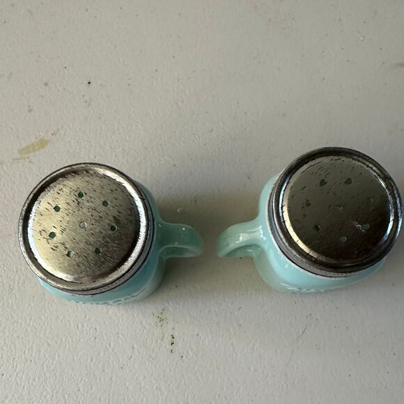 Mason Jar Craft & More Farmhouse Style Milk Glass Green Salt Pepper Shaker Set - Picture 4 of 6